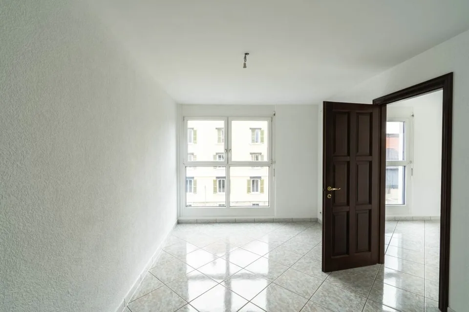 Schönes helles 5,5-Zimmer-Apartment mit Garage - La Chaux-de-Fonds – Foto 9 von 14