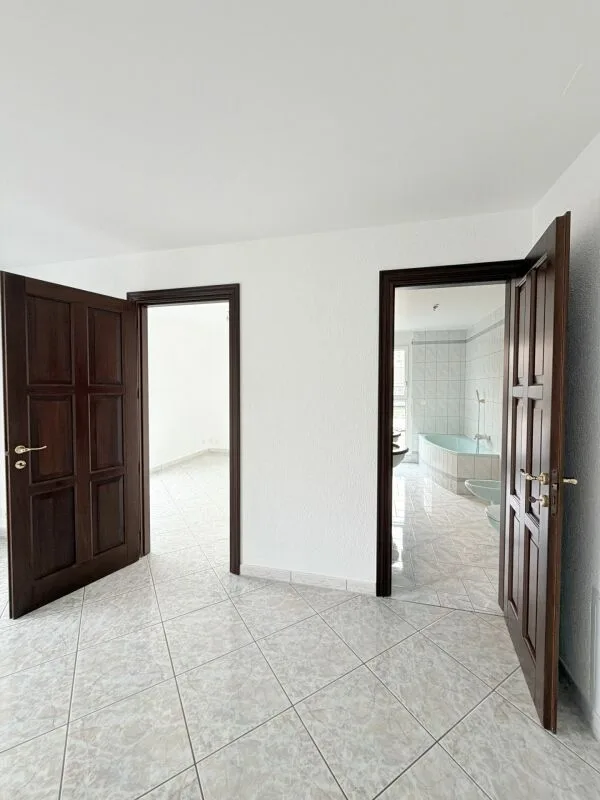 Schönes helles 5,5-Zimmer-Apartment mit Garage - La Chaux-de-Fonds – Foto 11 von 14