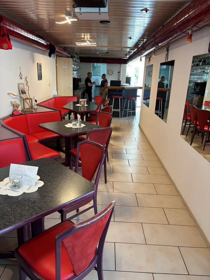 Casa residenziale e commerciale (Bistro al pianterreno) Rüegsauschachen