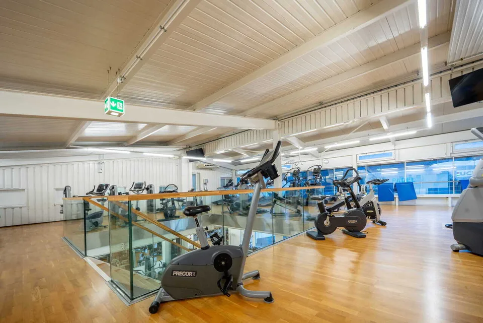 IMMEUBLE COMMERCIAL - FITNESS + APPARTEMENT - EN EXCLUSIVITÉ