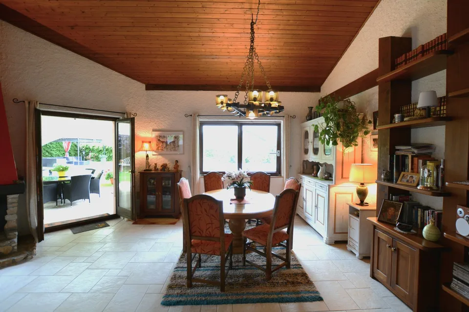 Proprietà familiare in stile provenzale a Porrentruy – foto 6 di 28