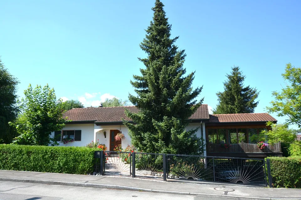 Proprietà familiare in stile provenzale a Porrentruy – foto 20 di 28