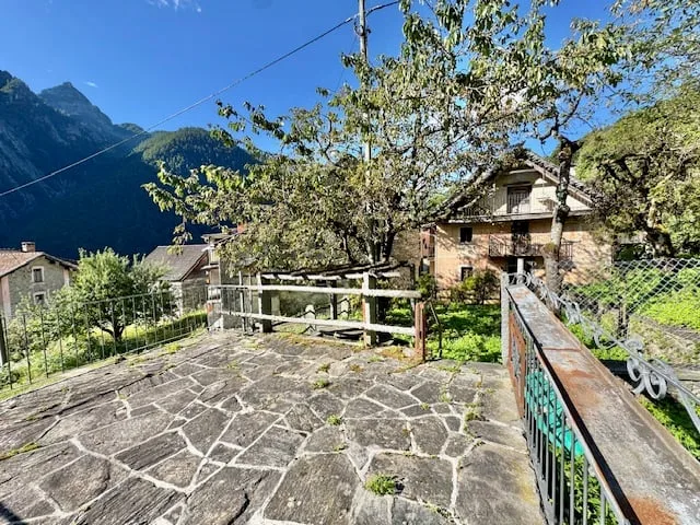 Verkauf in Cerentino - Altes Tessiner Haus mit typischem Walser-Rustico – Foto 11 von 25