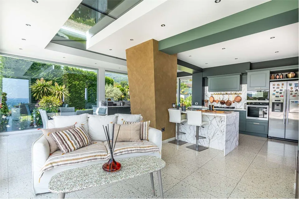 Villa mit Pool und Panoramablick auf den Lago Maggiore – Foto 10 von 13