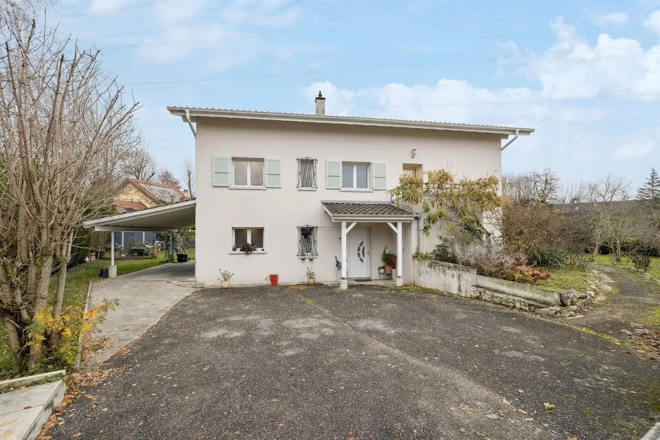 SUPERBE VILLA INDIVIDUELLE QUARTIER CALME DE VILLAS