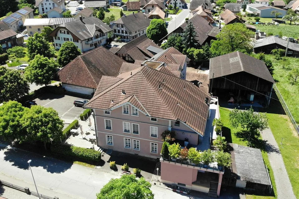 Maison d'habitation et de commerce avec de nombreuses possibilités
