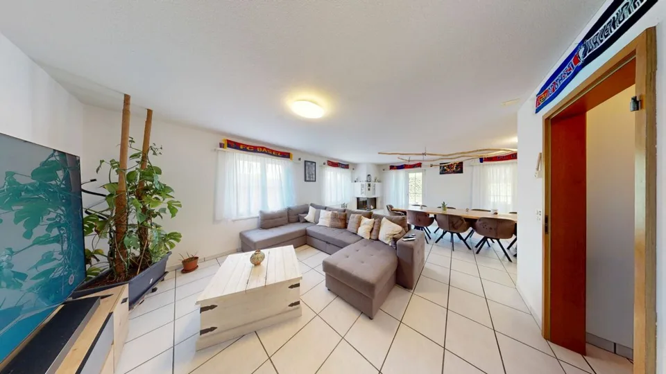 Charmantes 5.5-Zimmer Doppeleinfamilienhaus mit traumhaftem Garten & 3 Tiefgaragenparkplätzen in Wohlen AG