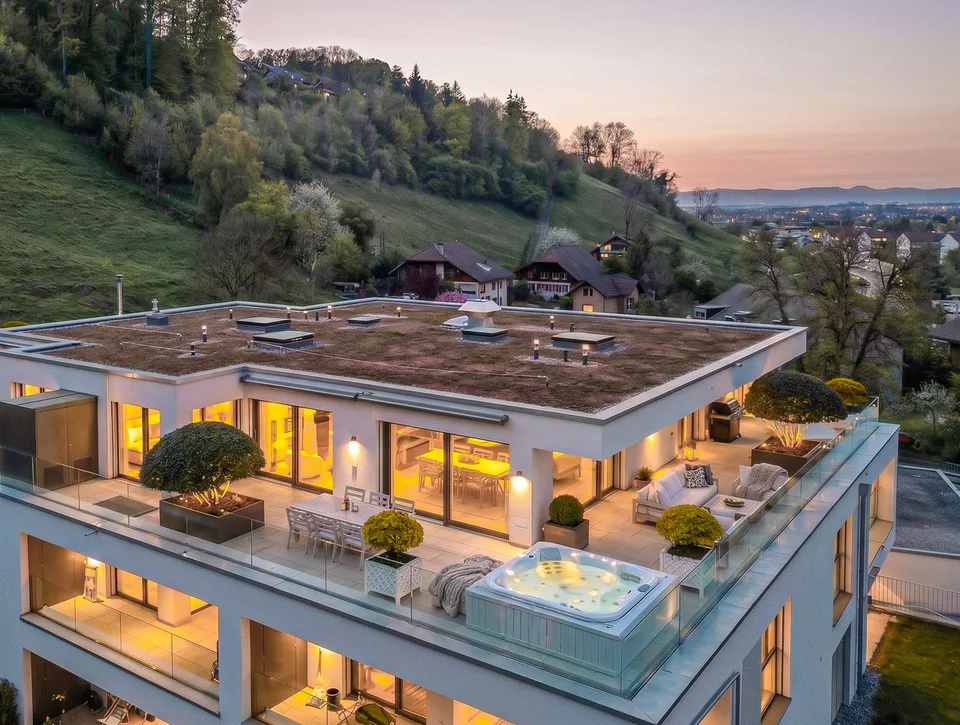 EXKLUSIVE ATTIKAWOHNUNG MIT LUXURIÖSEM AUSBAU