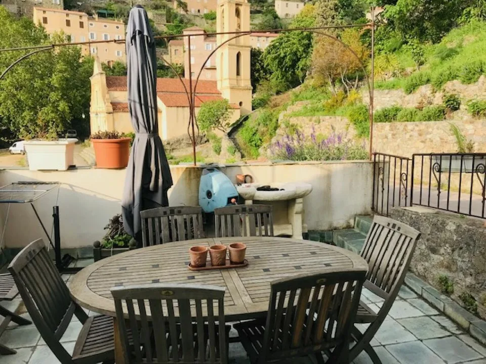 Maison de village et Restaurant sur 6 niveaux