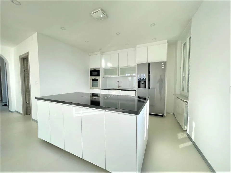 Villa à revenu avec vue sur le lac - investissement idéal à Minusio – photo 7 sur 13