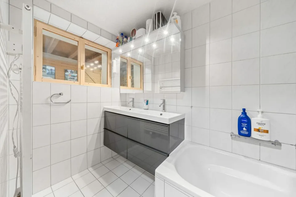 Vuoi costruire appartamenti? E allo stesso tempo vivere in una casa unifamiliare rinnovata e moderna? Allora sei proprio nel posto giusto! – foto 12 di 30