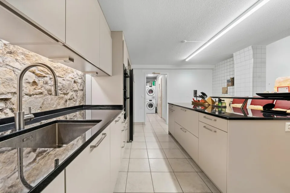 Vuoi costruire appartamenti? E allo stesso tempo vivere in una casa unifamiliare rinnovata e moderna? Allora sei proprio nel posto giusto! – foto 16 di 30