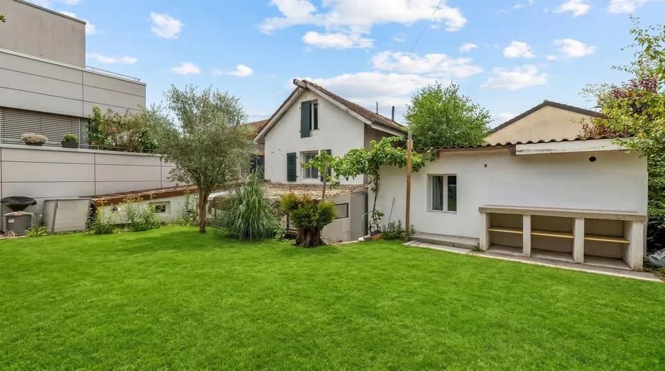Maison individuelle avec jardin et appartement indépendant à Vernier