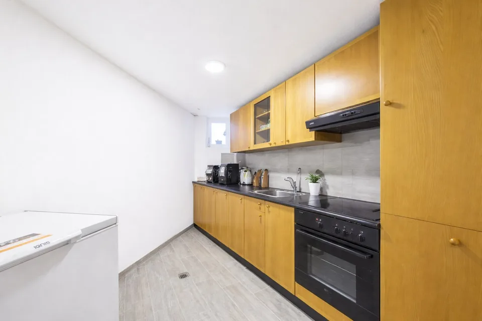 AMPIA CASA MODERNA CON TERRAZZA E UNITA' INDIPENDENTE – Foto 27 von 28