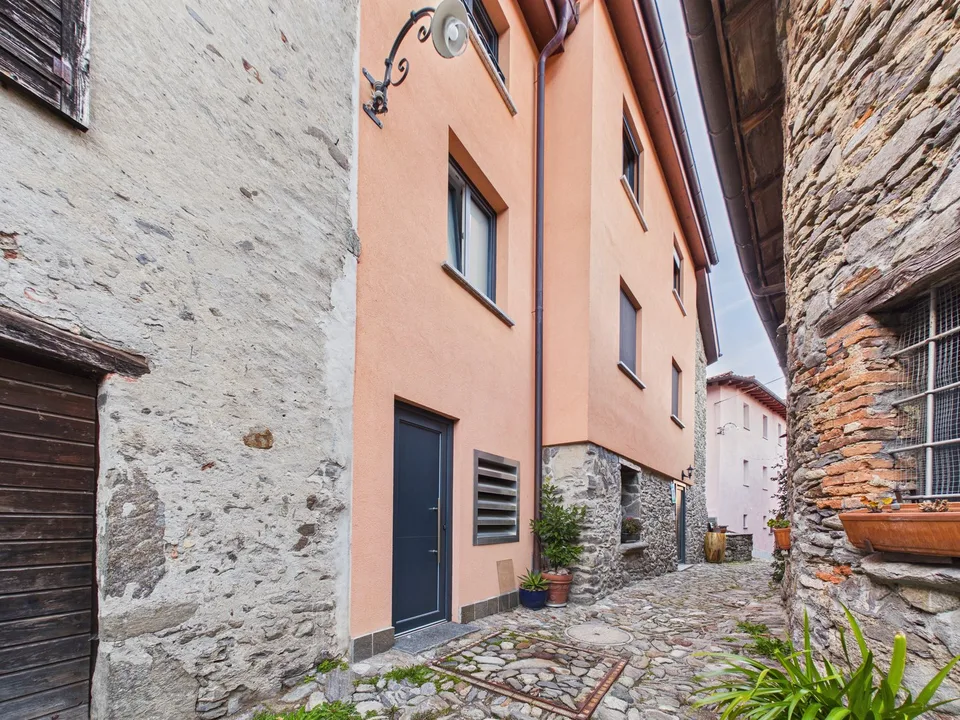 AMPIA CASA MODERNA CON TERRAZZA E UNITA' INDIPENDENTE – Foto 20 von 28