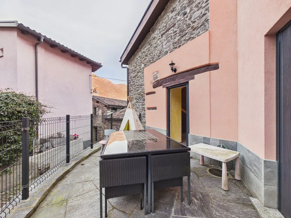 AMPIA CASA MODERNA CON TERRAZZA E UNITA' INDIPENDENTE – Foto 18 von 28