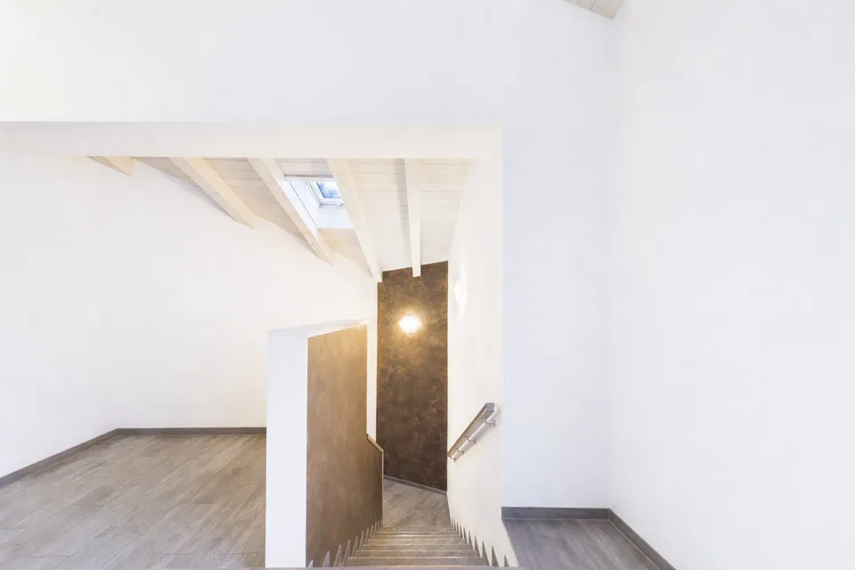 AMPIA CASA MODERNA CON TERRAZZA E UNITA' INDIPENDENTE – Foto 6 von 28