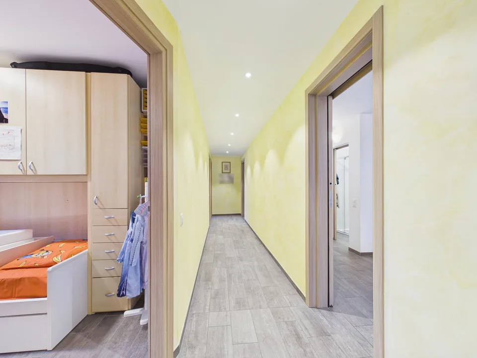 AMPIA CASA MODERNA CON TERRAZZA E UNITA' INDIPENDENTE – Foto 9 von 28