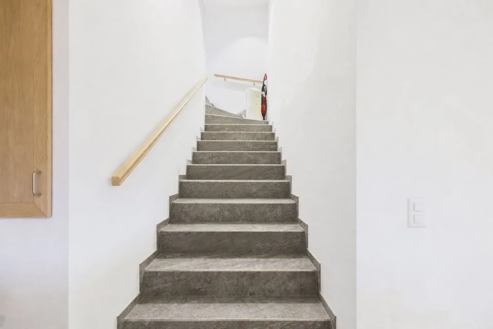 AMPIA CASA MODERNA CON TERRAZZA E UNITA' INDIPENDENTE – Foto 23 von 28
