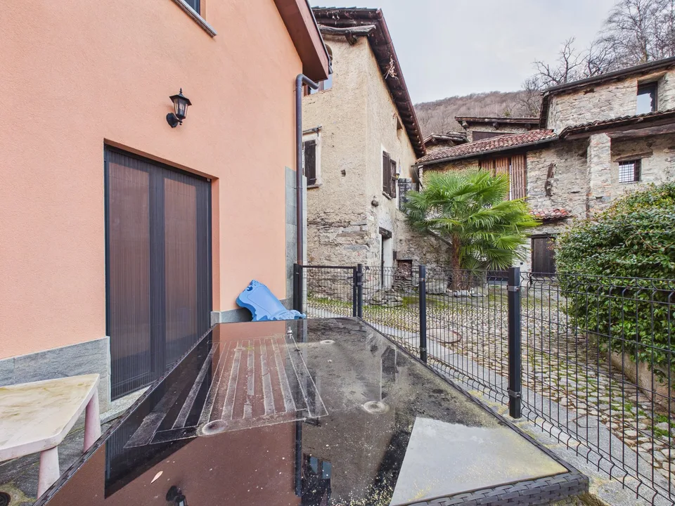AMPIA CASA MODERNA CON TERRAZZA E UNITA' INDIPENDENTE – Foto 19 von 28