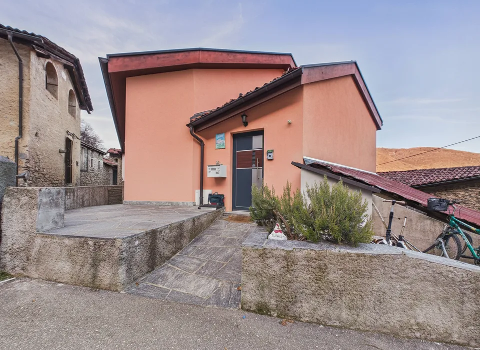 AMPIA CASA MODERNA CON TERRAZZA E UNITA' INDIPENDENTE – Foto 21 von 28