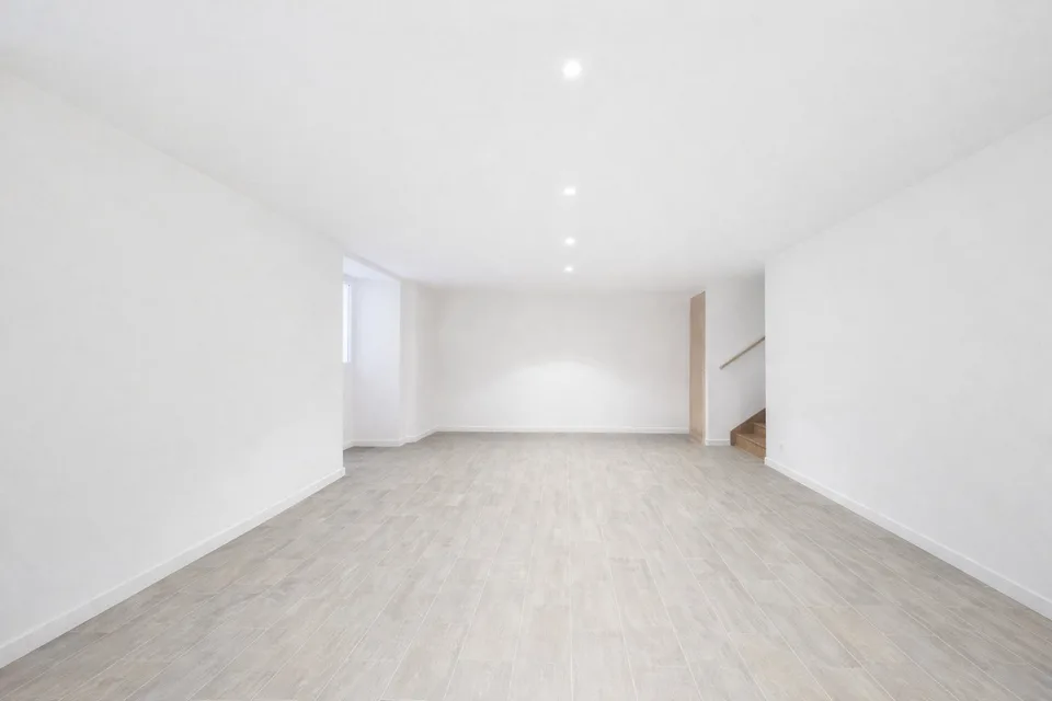 AMPIA CASA MODERNA CON TERRAZZA E UNITA' INDIPENDENTE – Foto 25 von 28