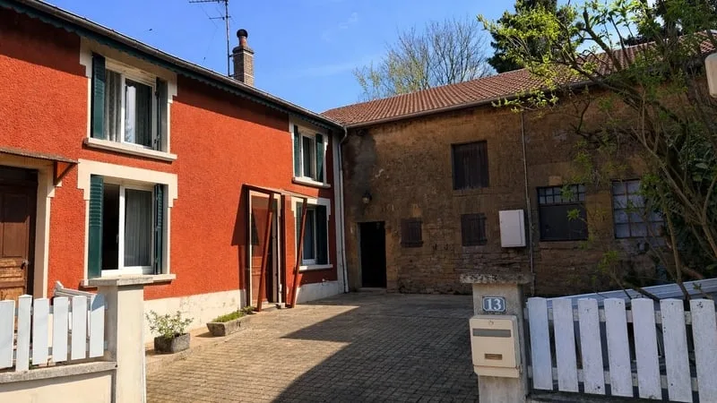 Villecloye maison 3 chambres avec grange, atelier, garage et beau