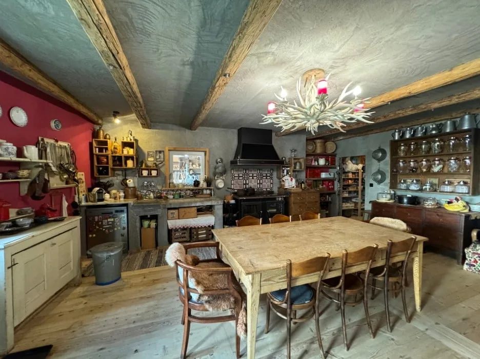 Exklusive, einzigartige 4.5-Zimmer-Erstwohnung in Sent.