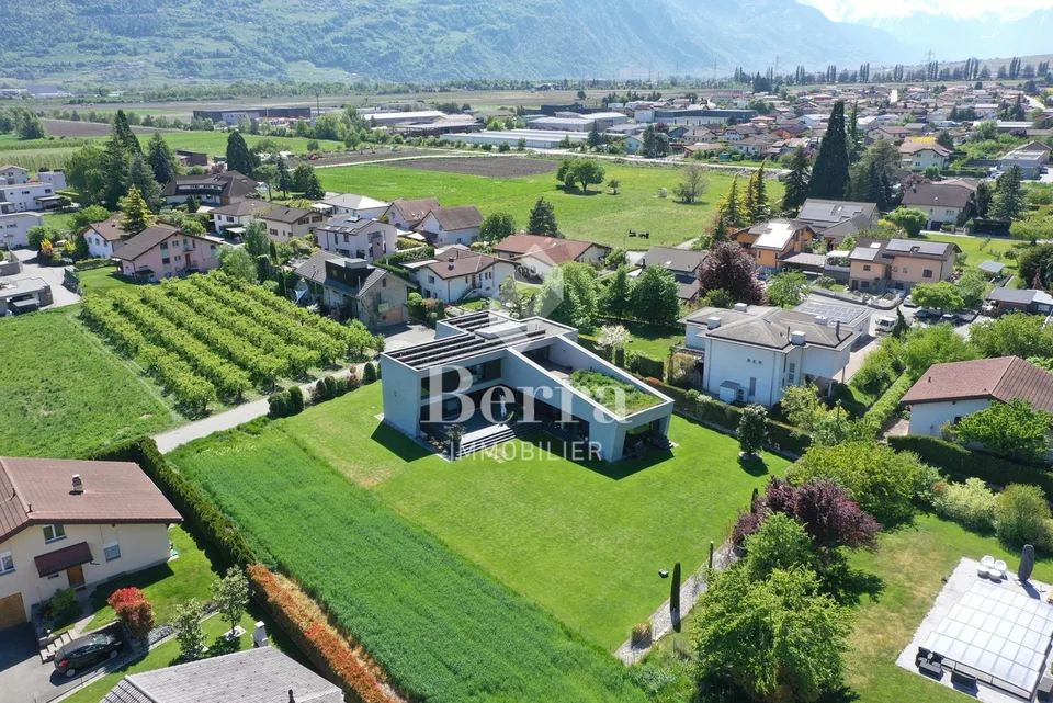 Villa mit contemporary Architektur von Ausnahme - 300 m² Wohnfläche auf einem Grundstück von 2'388 m²