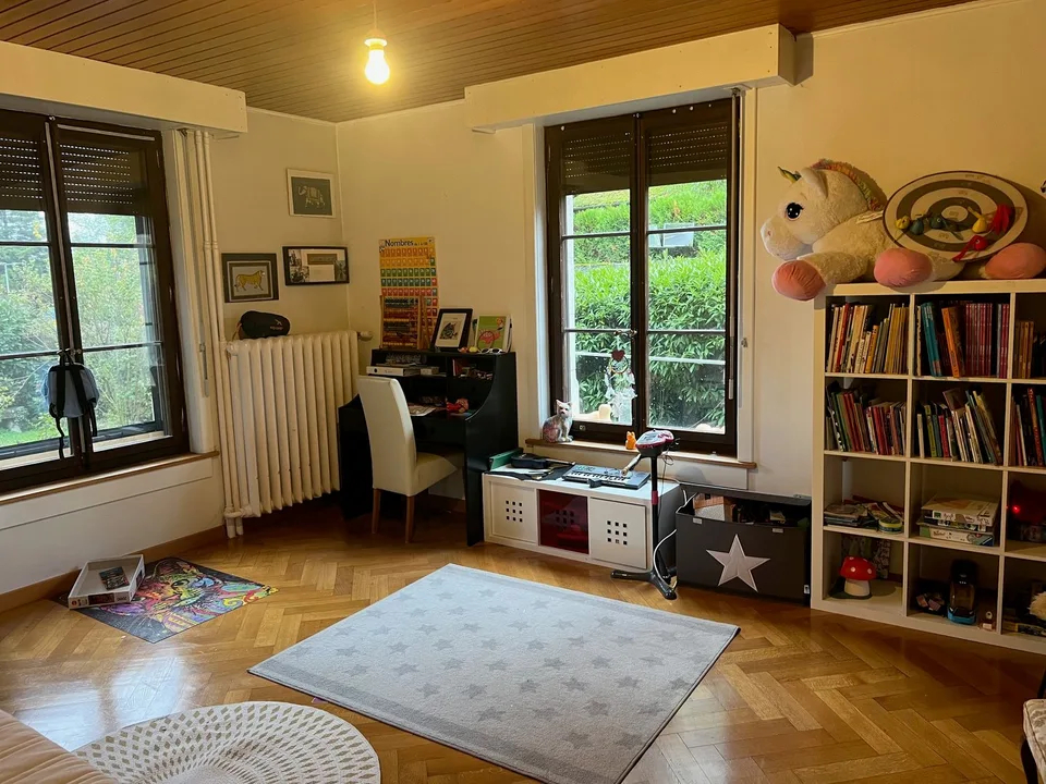 Colombier (Milvignes) - Edificio residenziale con 3 unità e garage