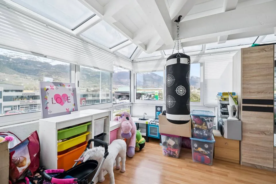 Charmantes 4.5-Zimmer-Wohnung mit Galerie und eigenem Garten – Foto 10 von 13