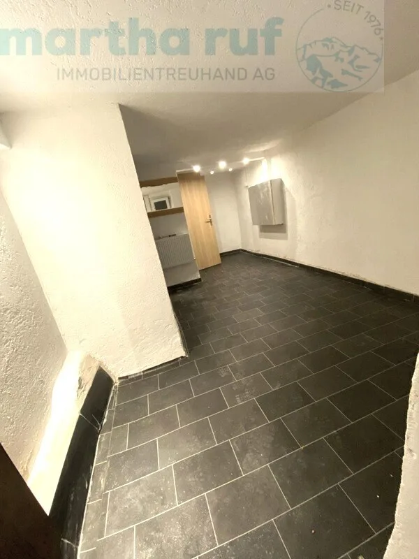 House with apartment and retail space – photo 9 of 9