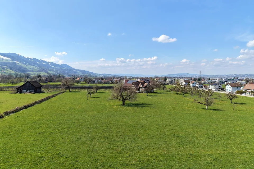 RESERVIERT  //  Bauland mit Potential – Nähe Bahnhof, am Grünen +  Weitsicht  //  RESERVIERT