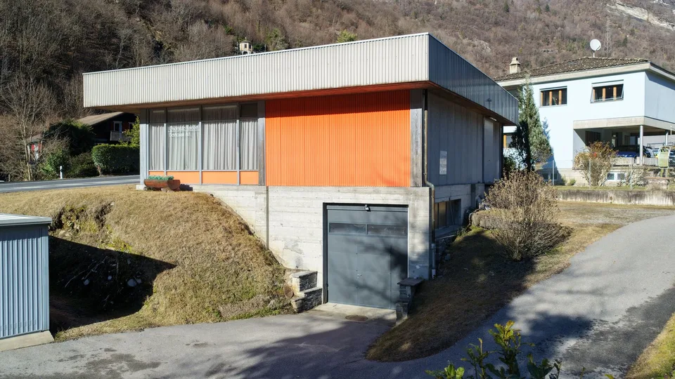 Kommerzielle Immobilie mit Büros und Labor in Grono (GR) – Foto 14 von 15