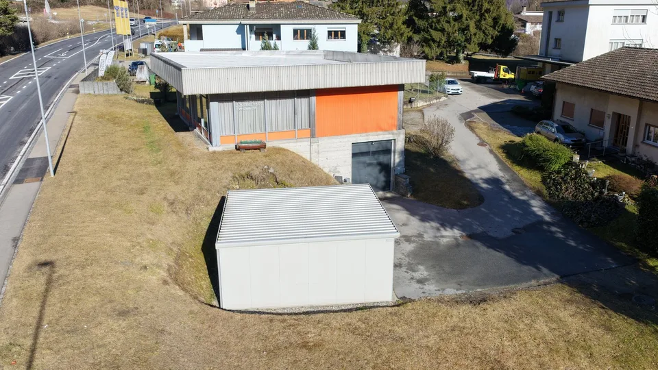 Immobile commerciale con uffici e laboratorio a Grono (GR)