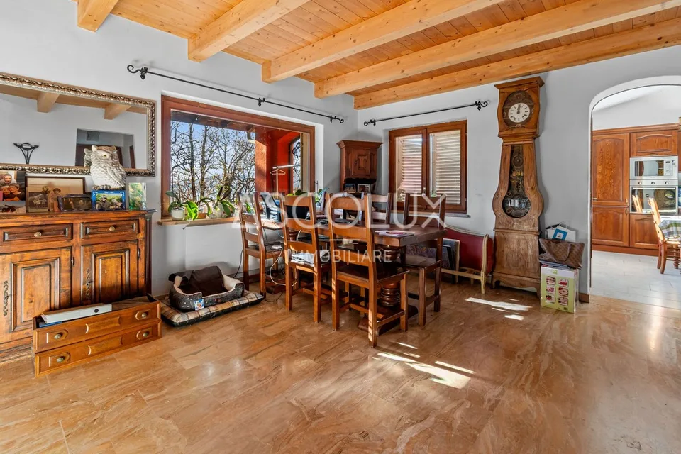 Renovierungsbedürftiges Zweifamilienhaus mit Garten – Foto 16 von 18