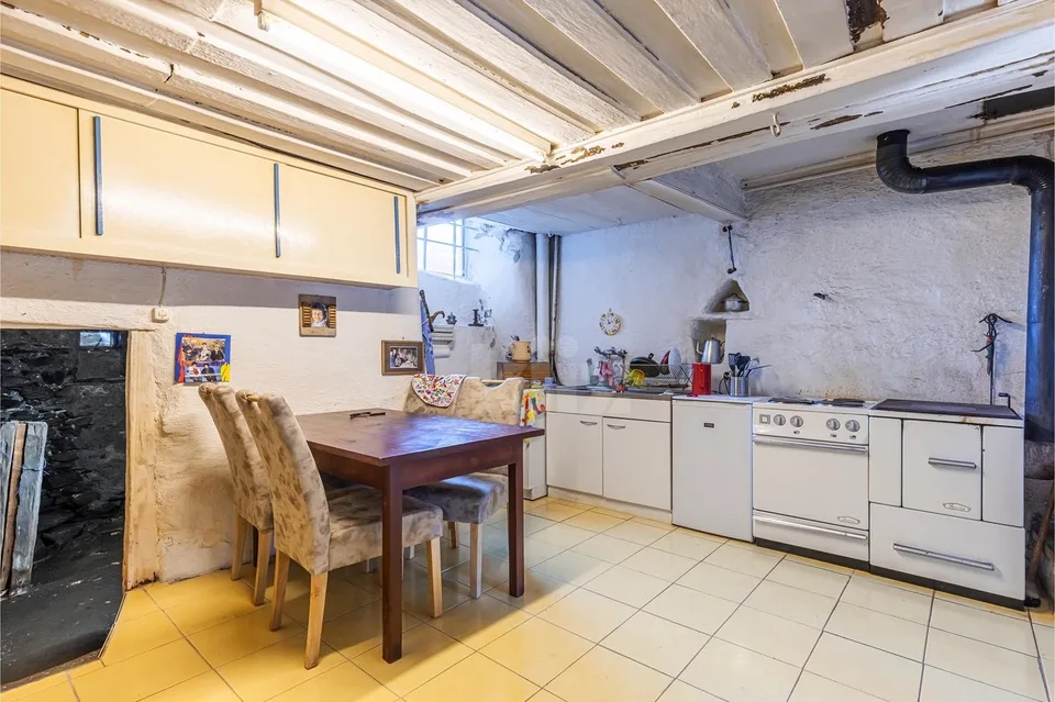 To renovate! Authentic village house and barn