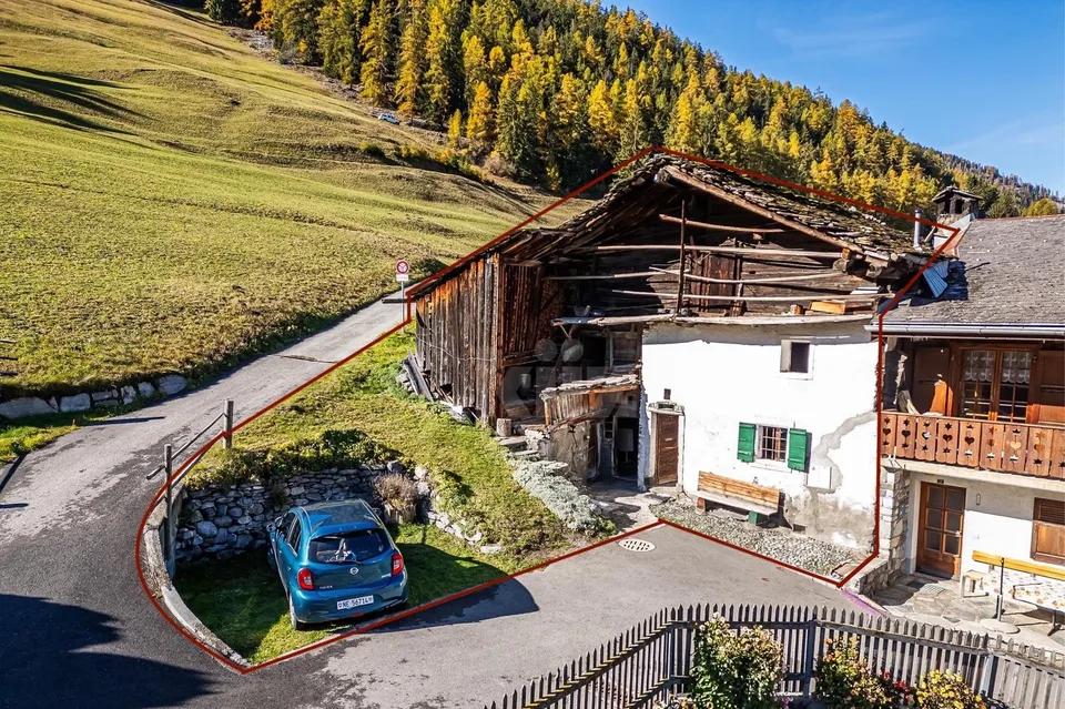 To renovate! Authentic village house and barn