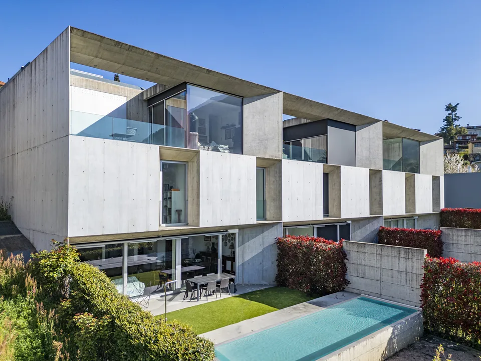 Villa moderna con piscina e vista panoramica