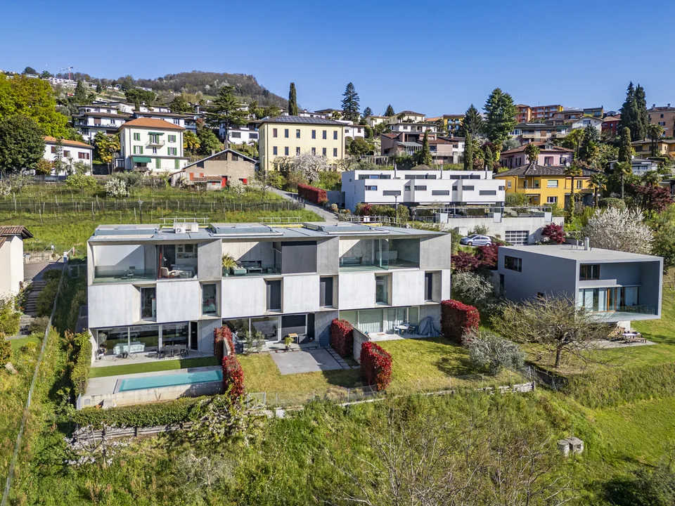 Villa moderna con piscina e vista panoramica