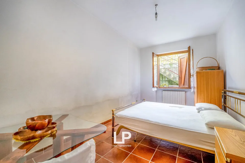 Freistehendes Anwesen mit Seeblick, umgeben von viel Grün in Massino Visconti – Foto 19 von 30