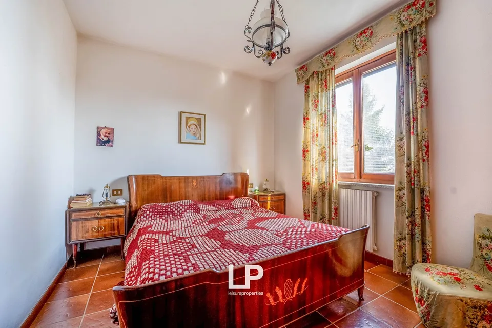 Freistehendes Anwesen mit Seeblick, umgeben von viel Grün in Massino Visconti – Foto 25 von 30