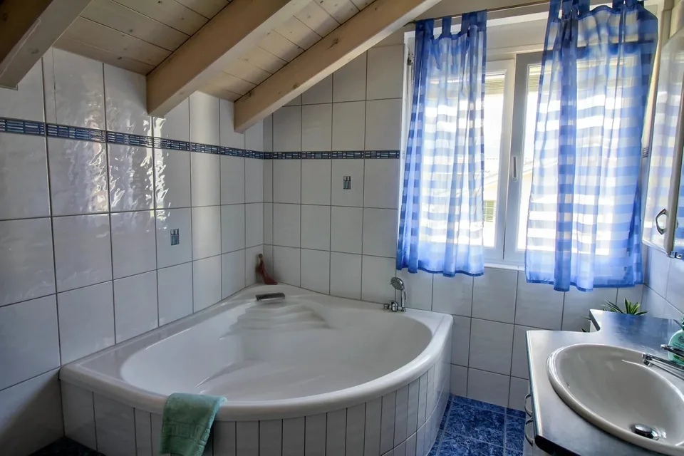 Sierre I Außergewöhnliche 6,5-Zimmer-Villa – Foto 11 von 13