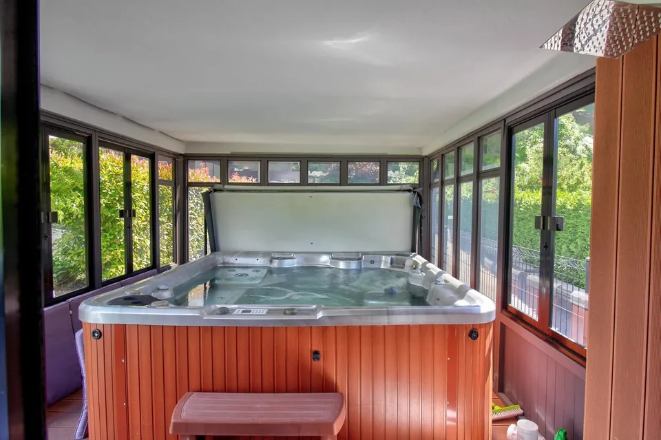 Sierre I Außergewöhnliche 6,5-Zimmer-Villa – Foto 13 von 13