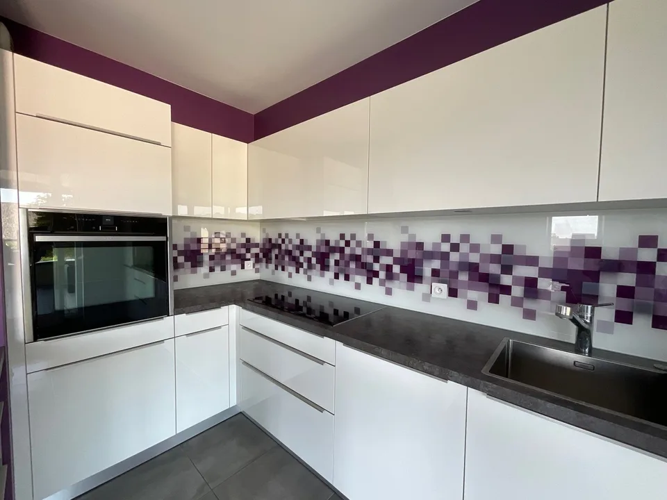 Appartement mit 4 Zimmern im Dachgeschoss mit Terrassen, Doppelgarage, Außenparkplatz und Aufzug