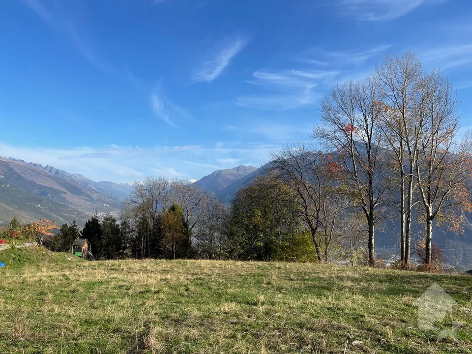 Terrain à bâtir, en pente douce, au calme et avec vue panoramique