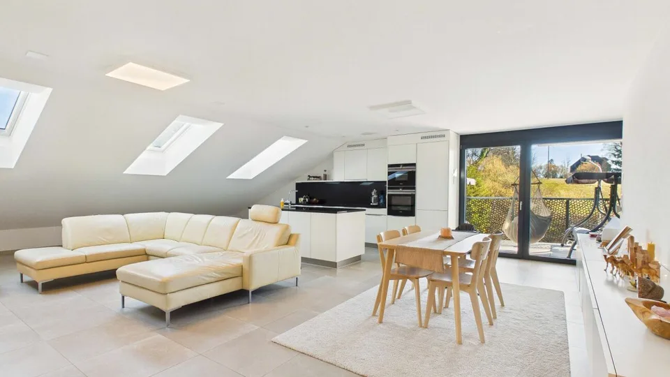 Komfort, Klasse und Charme: 5.5-Zimmer-Dach-Maisonette in Ottenbach