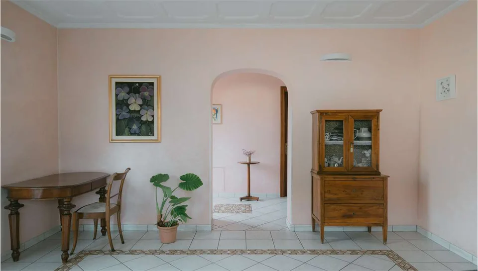 Bellissima villa divisa in tre unità, con ampio giardino e piscina, in – foto 7 di 13