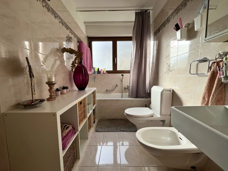 Villa with two apartments and private park in Figino – photo 20 of 22