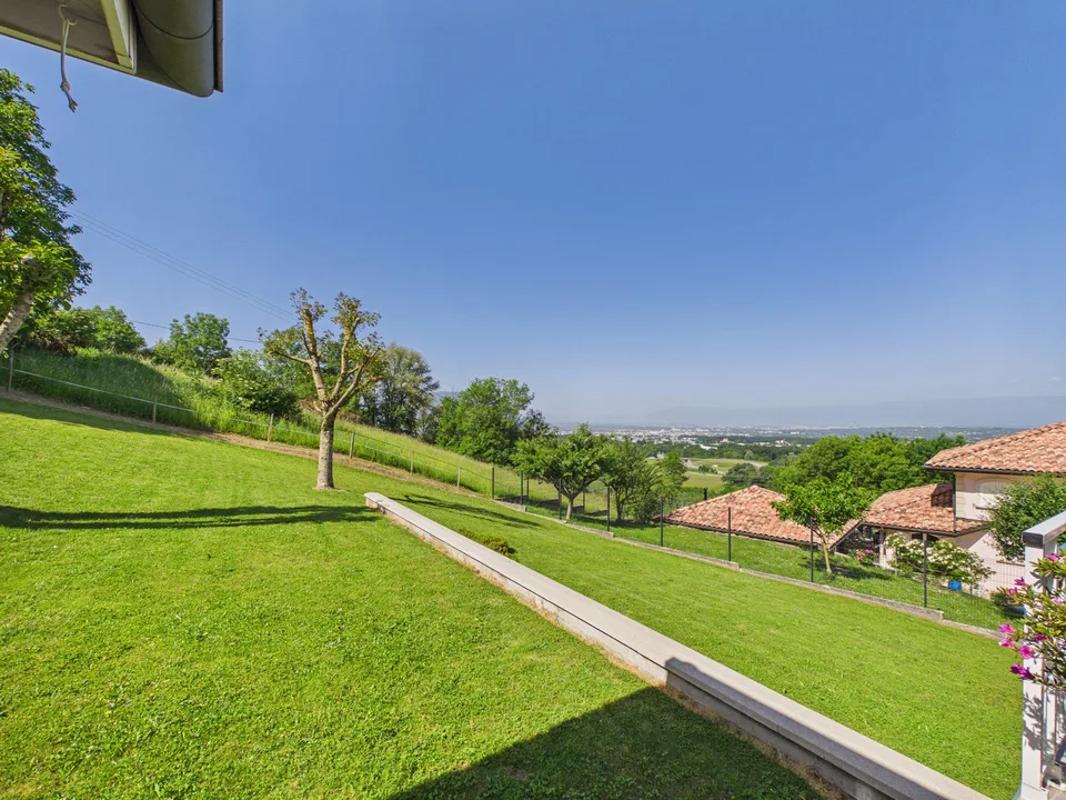 CRANVES-SALES Villa mit Panoramablick
